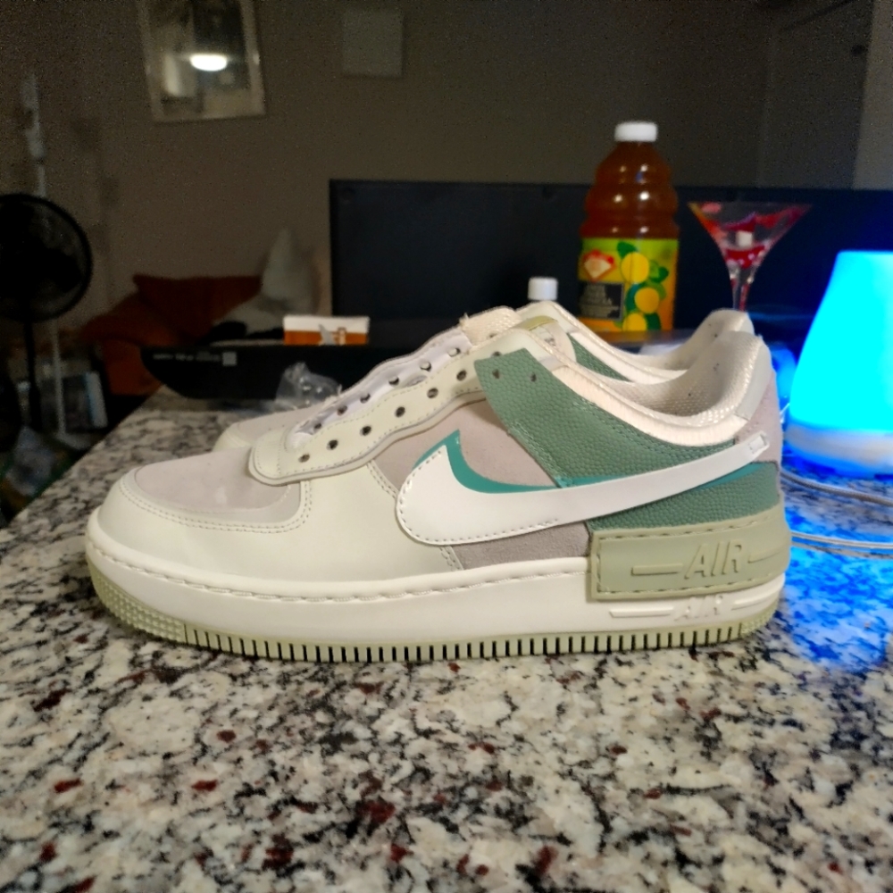 Nike shadow spruce aura